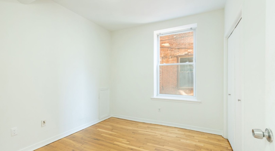 Stunning 2 Bedroom Available Now on Girard Ave!