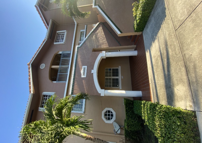 Houses Near Amazing condo/townhouse for rent in the Hammocks area.