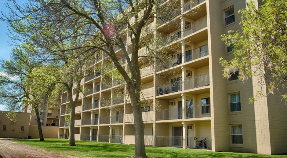 Knollwood Towers West Apartments