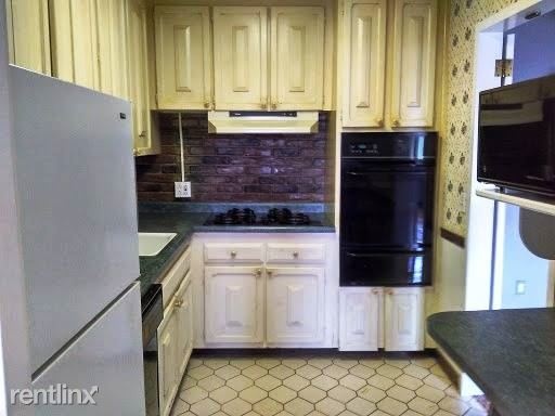 Wonderful 1 Bedroom Apartment in Luxury Building- Storage-Central A/C-Laundry On Site /White Plains