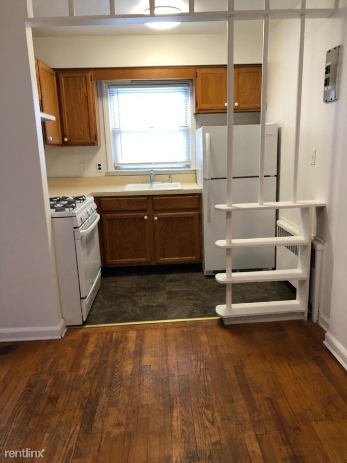 Convenient 1 Bedroom Apt - Laundry On Site - Hardwood Flooring - 1 Parking Space - White Plains