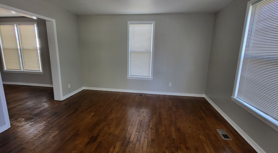 3 bedroom, 1.5 bathroom house located in Edmond, OK with central heat and air