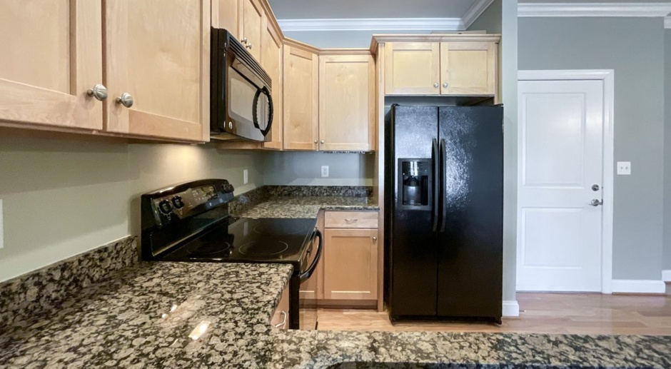 Experience Elevated Living: Stunning Top-Floor End Unit Condo in the Heart of Charlotte. Spacious Primary Suite, Chef's Kitchen, and Covered Balcony Retreat. Convenient Storage Unit and Proximity to Vibrant Elizabeth and Midwood Neighborhoods Await!