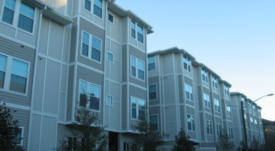 Oxford Terrace Phase I: 4/4 luxury apartment just 3 blocks from UF & 1 block from Sorority Row. Now Renting for Fall 2024!