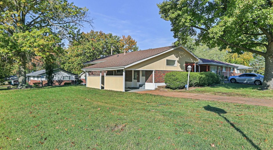 Single Family Ranch (3 Bed / 1 Bath) in Moline Acres!