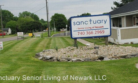 Apartments Near Career and Technology Education Centers of Licking County 425 Senior Drive East for Career and Technology Education Centers of Licking County Students in Newark, OH