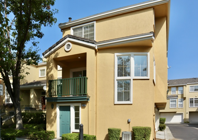 Houses Near Delightful townhome in the Liberty Commons community - Fremont!