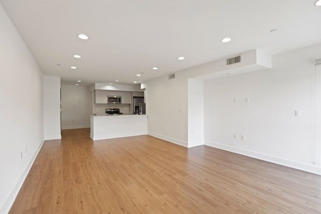 Gorgeous 3 bed, 3 bath near UCLA with in unit laundry