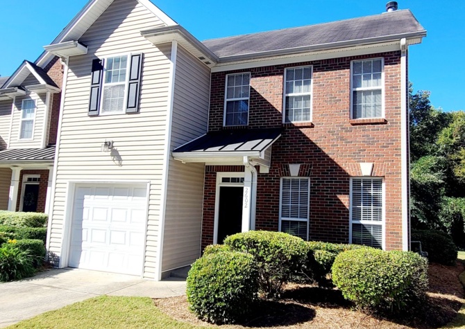 Houses Near Spacious 3 bdrm townhouse close to interstate I-285 in Atlanta with private deck!